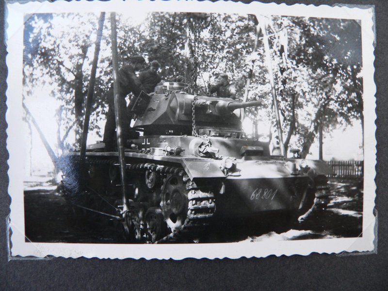 Pz.Kpfw. III Ausf.J (Fgst.Nr.68801) Henschel {001}{a}.jpg